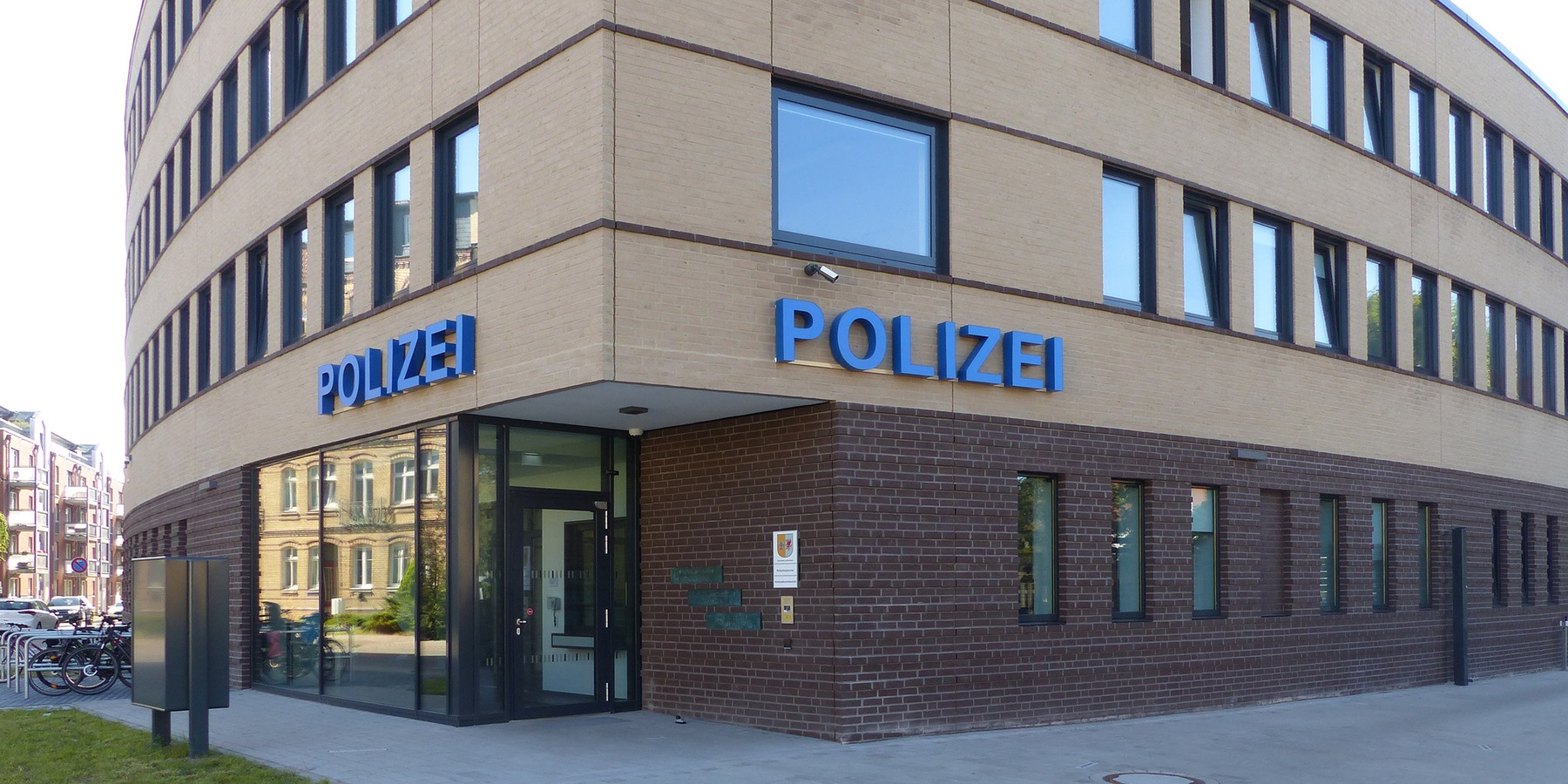 repräsentativer Haupteingangsbereich  an der Barther Straße © 2023 SBL Greifswald