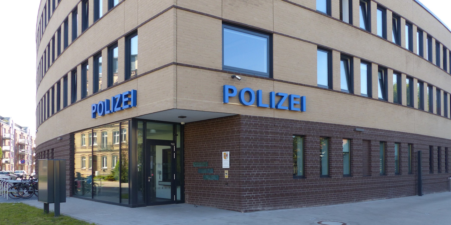 repräsentativer Haupteingangsbereich  an der Barther Straße © 2023 SBL Greifswald