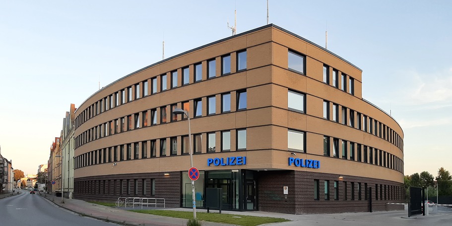Blick von der Barther Straße auf den Polizeineubau © 2023 SBL Greifswald