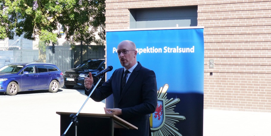 Christian Pegel, Minister für Inneres, Bau und Digitalisierung MV bei seinem Grußwort © 2023 SBL Greifswald