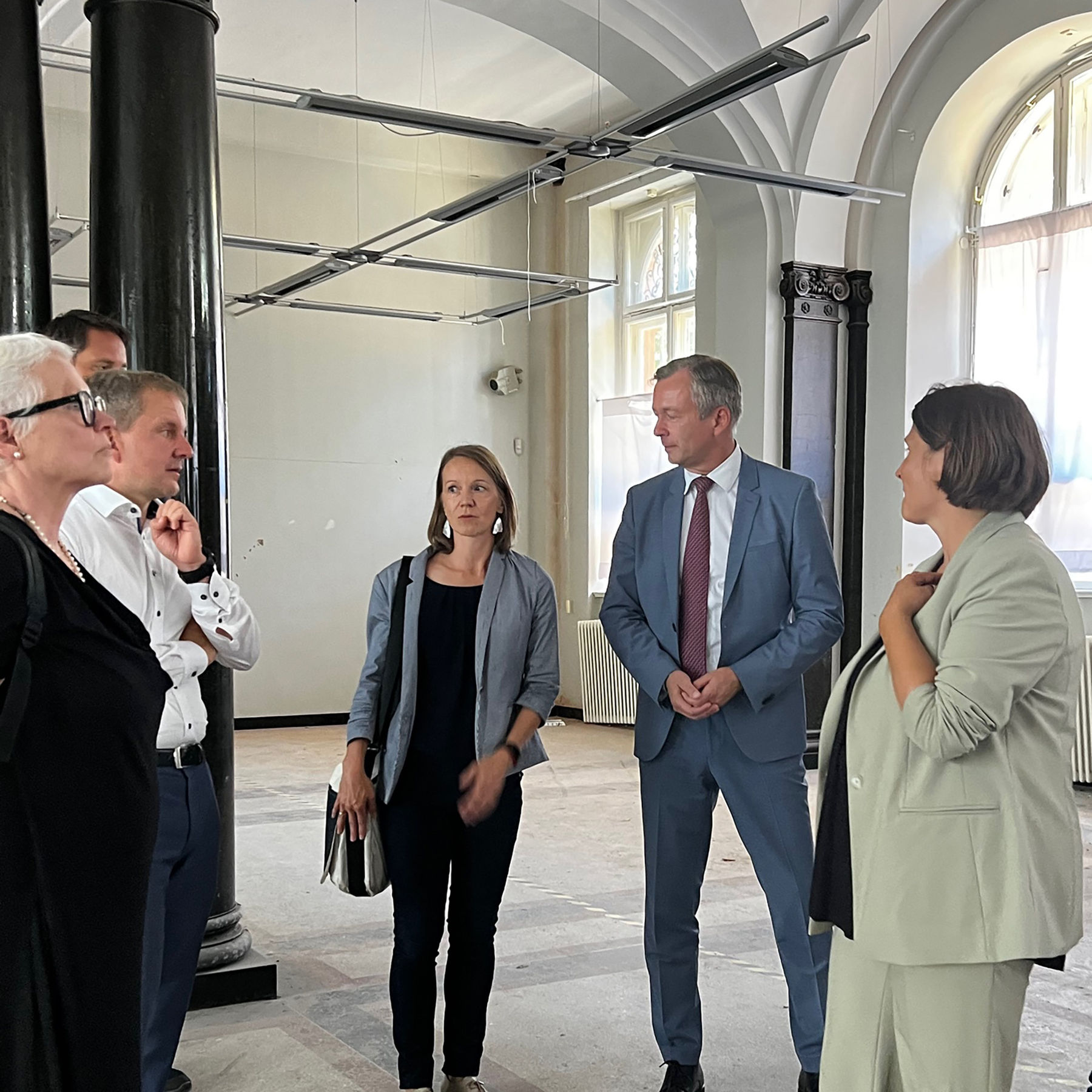 vl.nr. Frau Henning SBL, Herr Dr. Badenschier, Frau Raithel SBL, Herr Dr. Geue und Frau Pfeifer MdL © 2023 SBL Schwerin