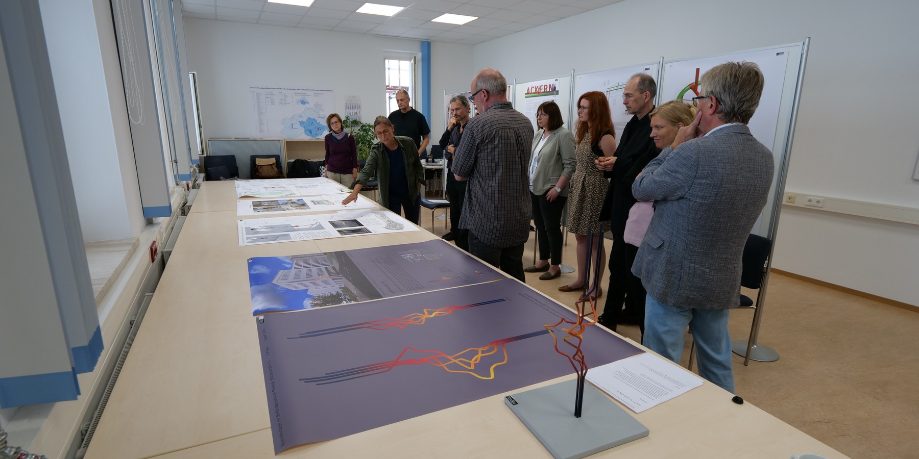 Das Preisgericht bei der Arbeit. © 2023 SBL Neubrandenburg