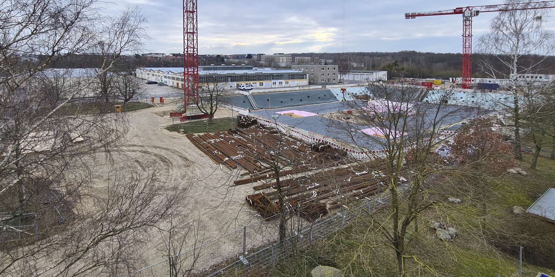 Blick auf die Baugrube des Neubaus Polizeizentrum Neubrandenburg im März 2024 © 2024 SBL Neubrandenburg