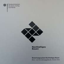 Das Seminar- und Verwaltungsgebäude wurde nach erfolgreich bestandener BNB-Zertifizierung mit der Silber-Plakette gekürt. © 2024 SBL Greifswald