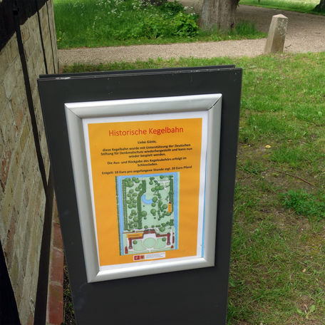 Hinweisschild zum Ausleihen der Kegelutensilien © SBL Schwerin