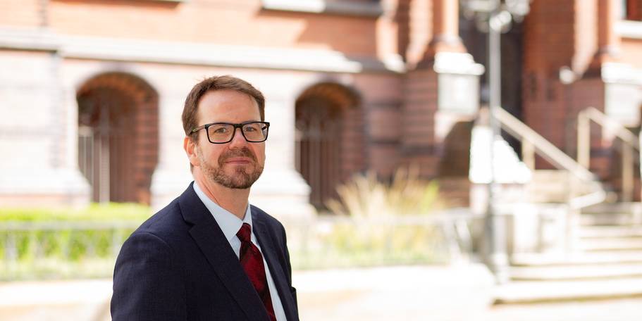 Mit seinem Referat verantwortlich für die Fiskalerbschaften, die dem Land MV zufallen: Dr. Steffen Wandschneider-Kastell © 2024 Christian Hoffmann (sbl-mv / Finanzministerium MV)