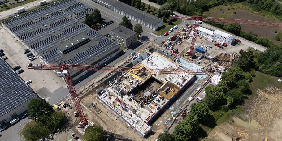 Blick auf die Baustelle Neubau Polizeizentrum Neubrandenburg im Juli 2024 © 2024 Staatliches Bau- und Liegenschaftsamt Neubrandenburg