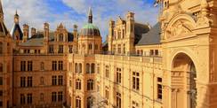 Schloss Schwerin - Fassade im Innenhof © 2016 Christian Hoffmann (sbl-mv / Finanzministerium MV)