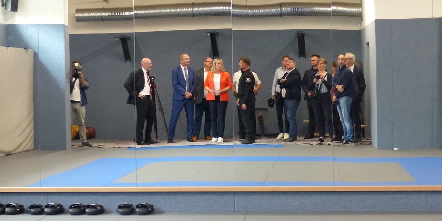 Während des Besichtigungsrundganges in der hochmodernen Trainingshalle © 2024 SBL Greifswald