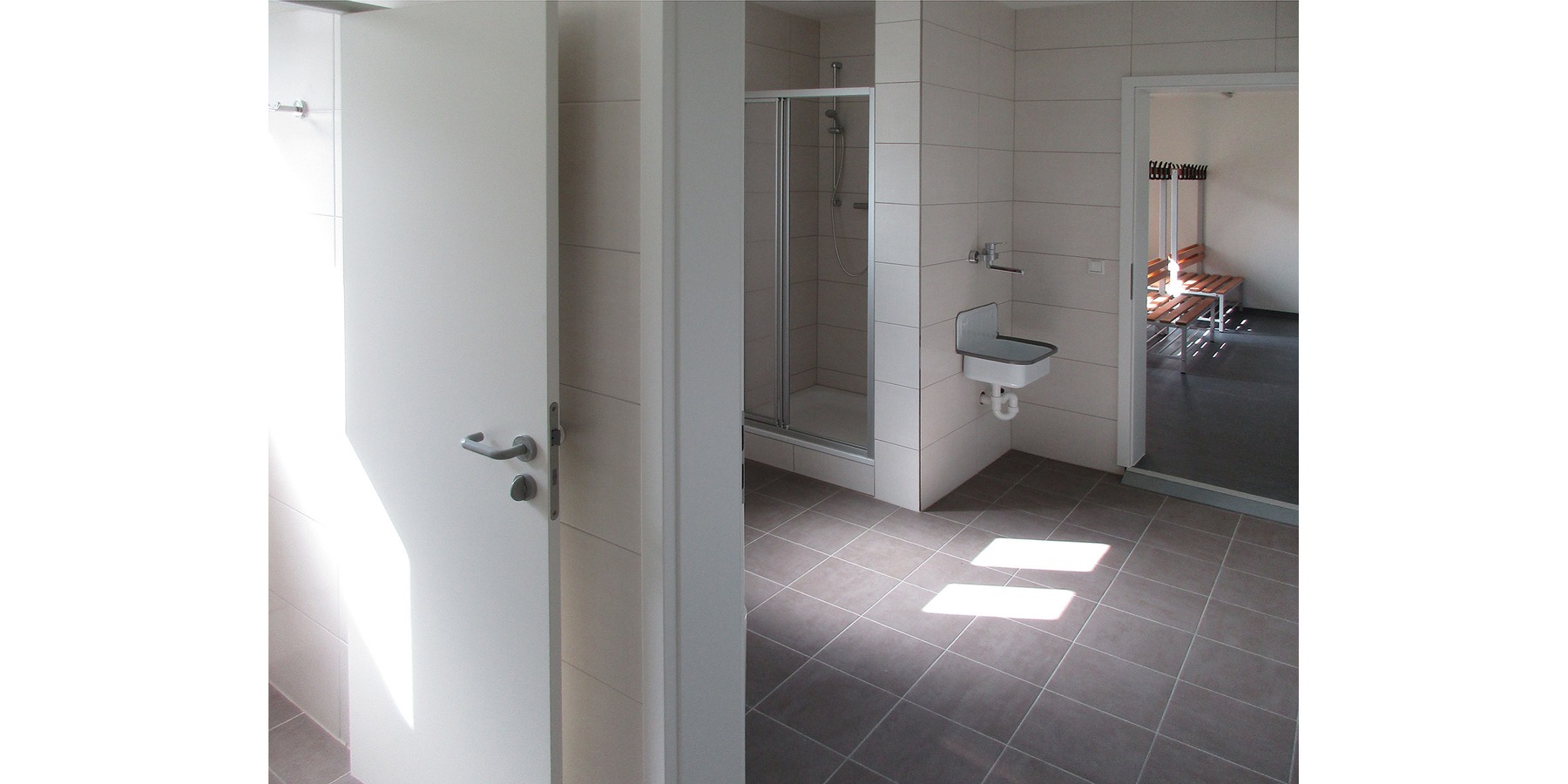 Umkleide- und Sanitärbereich Damen im Erdgeschoss © 2024 IPROconsult GmbH, Greifswald