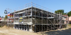 Blick auf den fertig gestellten zweigeschossigen Rohbau © 2024 SBL Greifswald