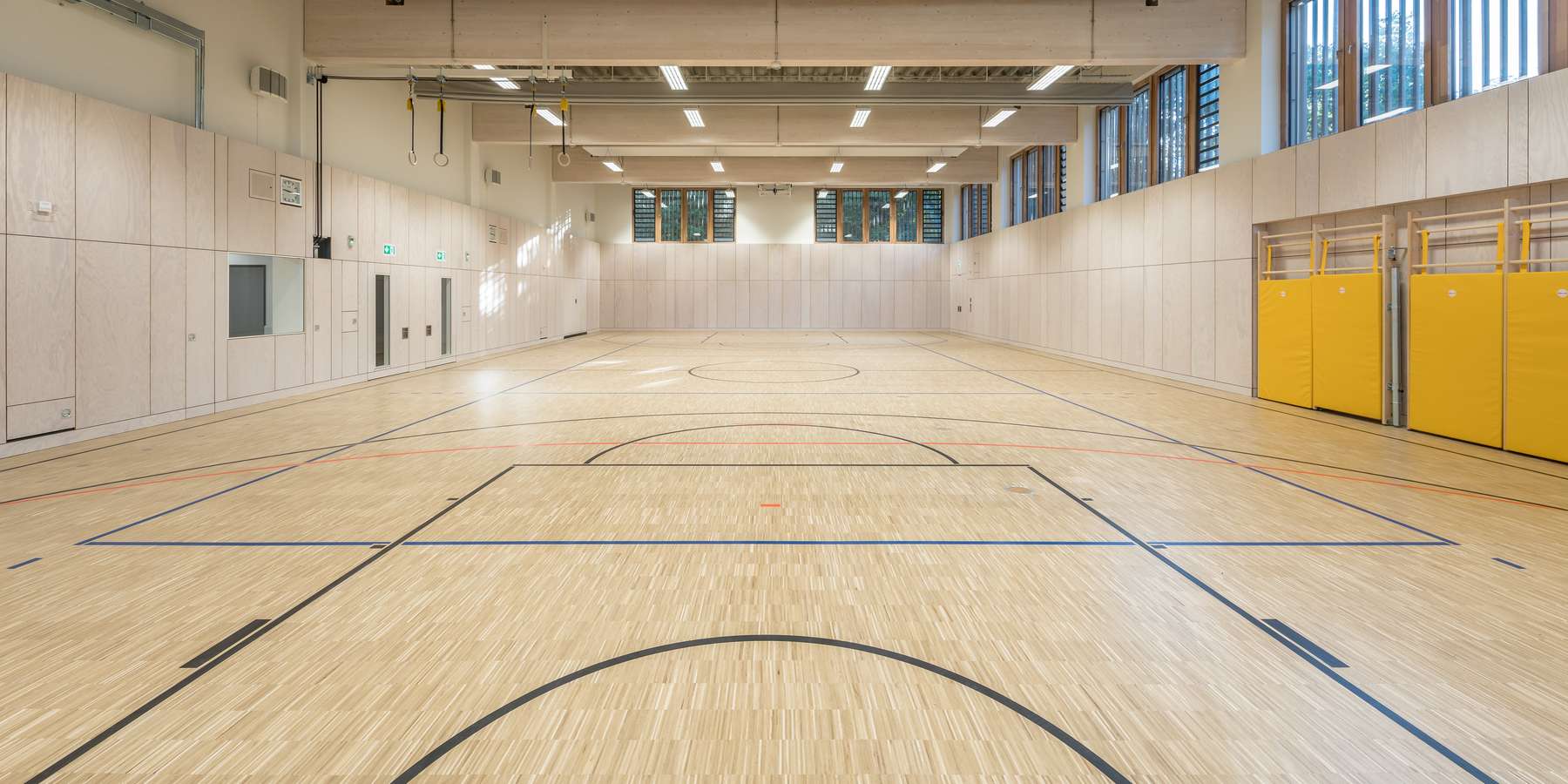 Sporthalle © 2023 Steffen Spitzner