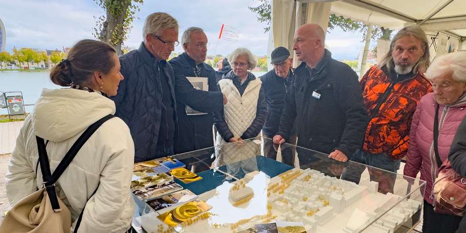 Dr. Andreas Werner leitet das SBL Schwerin und gibt Auskunft über die Bauprojekte seines Amtes in der Landeshauptstadt, insbesondere im Areal des UNESCO-Welterbes. © 2024 Christian Hoffmann (SBL-MV / Finanzministerium MV)