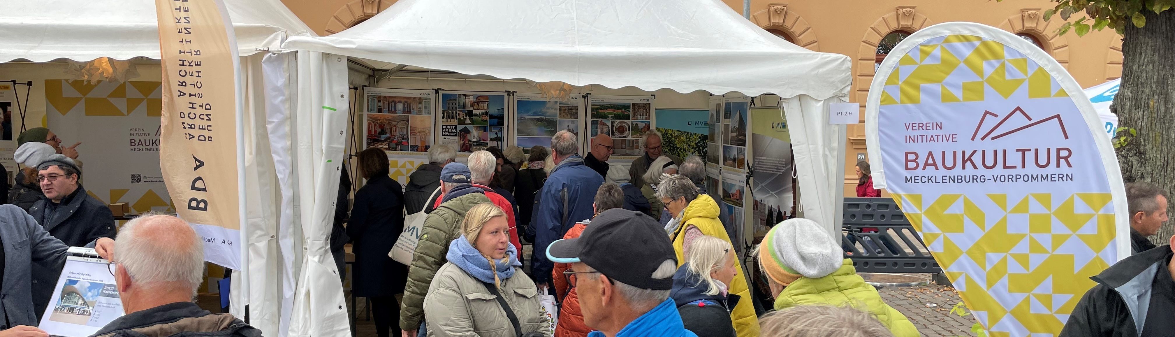 Baukultur! SBL-MV beim Bürgerfest in Schwerin ©2024 Stefan Wenzl (SBL-MV / Finanzministerium MV)