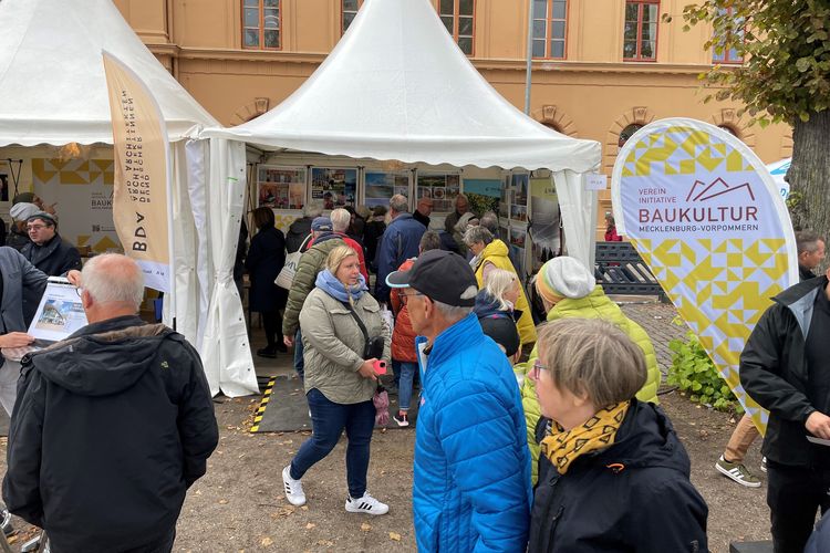 Baukultur! SBL-MV beim Bürgerfest in Schwerin ©2024 Stefan Wenzl (SBL-MV / Finanzministerium MV)