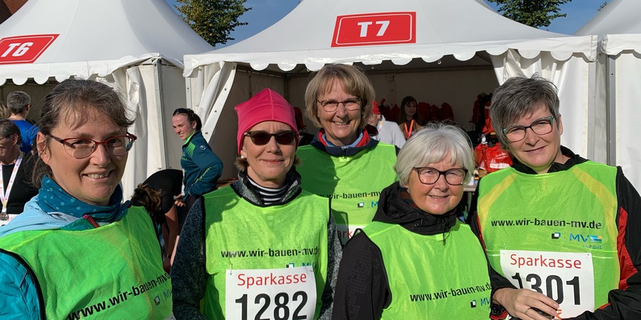 Das Walkerinnen-Team des SBL Greifswald, v.l.n.r.: Gabriele Palte-Gnadler, Heike Bauer-Plettenberg, Gunda Schwarz, Sabine Koschinsky, Dorit Bendler © 2024 Staatliches Bau- und Liegenschaftsamt Greifswald