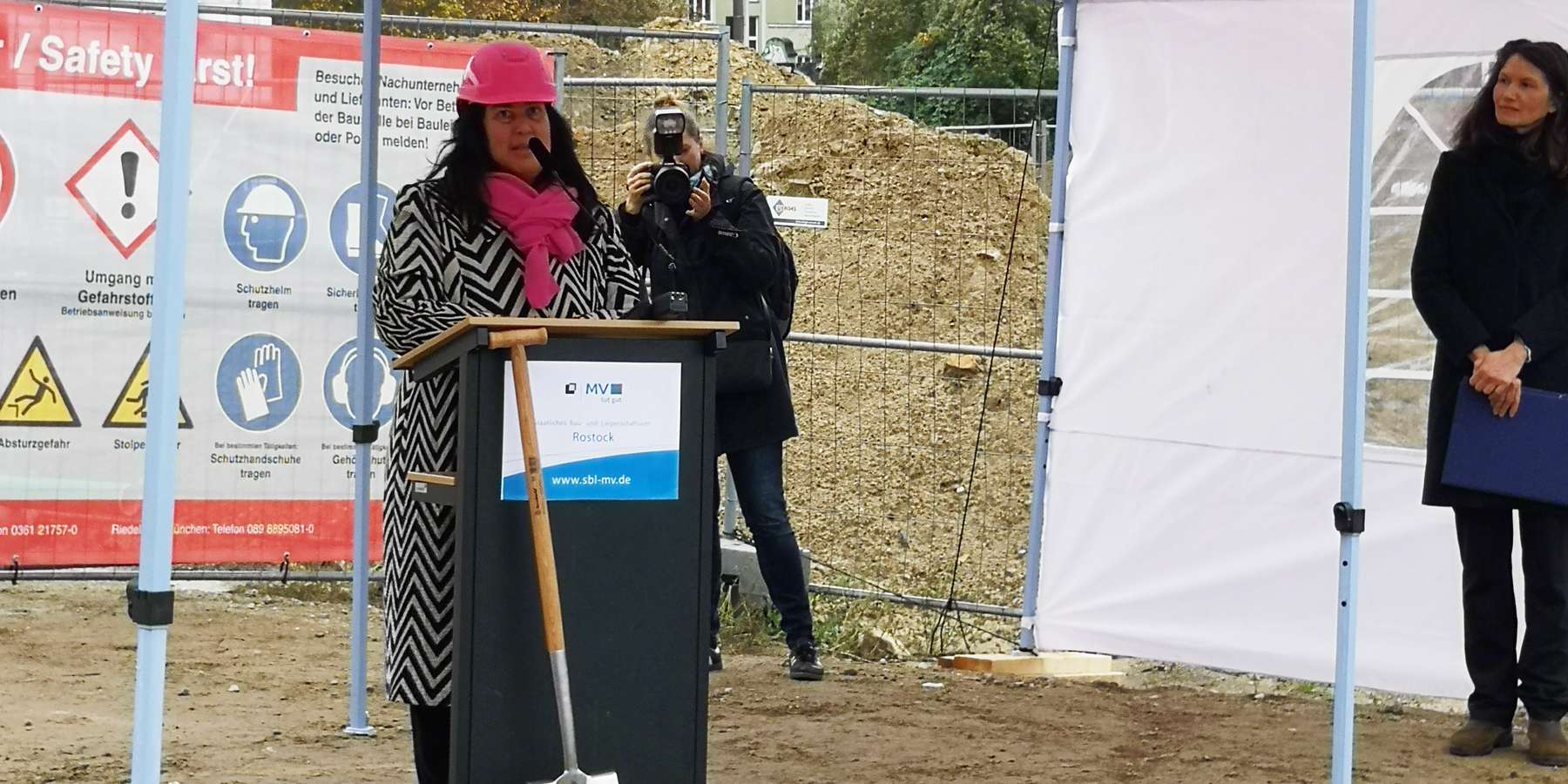 Grußwort der Rektorin der Universität Rostock Professorin Elizabeth Prommer. © 2024 Ilana Zorbas SBL Rostock