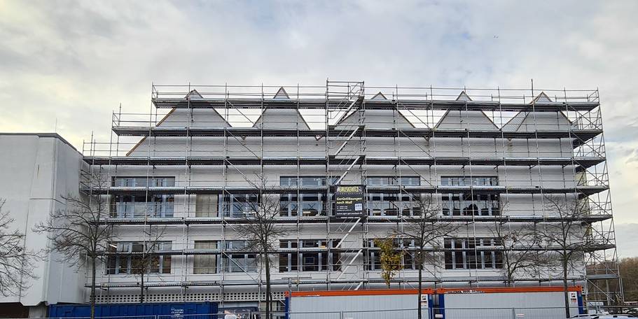 Die Fassade ist verklinkert. © 2024 SBL Neubrandenburg