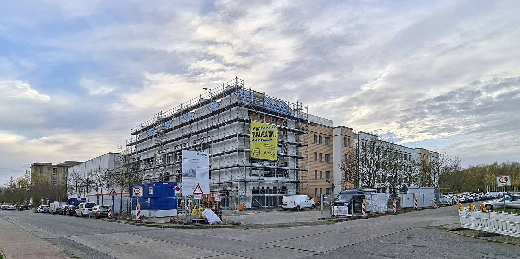 Bauarbeiten am Erweiterungsbau der Bibliothek im November 2024 © 2024 SBL Neubrandenburg