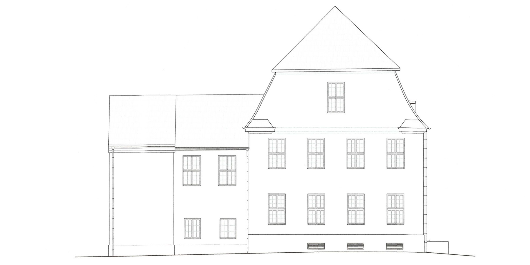 Ostansicht - Domstraße 10 mit Mansardwalmdach und zweigeschossigem Seitenflügel © 2021 Kottke Architekten