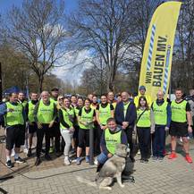 das Team des SBL Neubrandenburg vor dem Start des 3. Office Charity Run © 2025 SBL Neubrandenburg