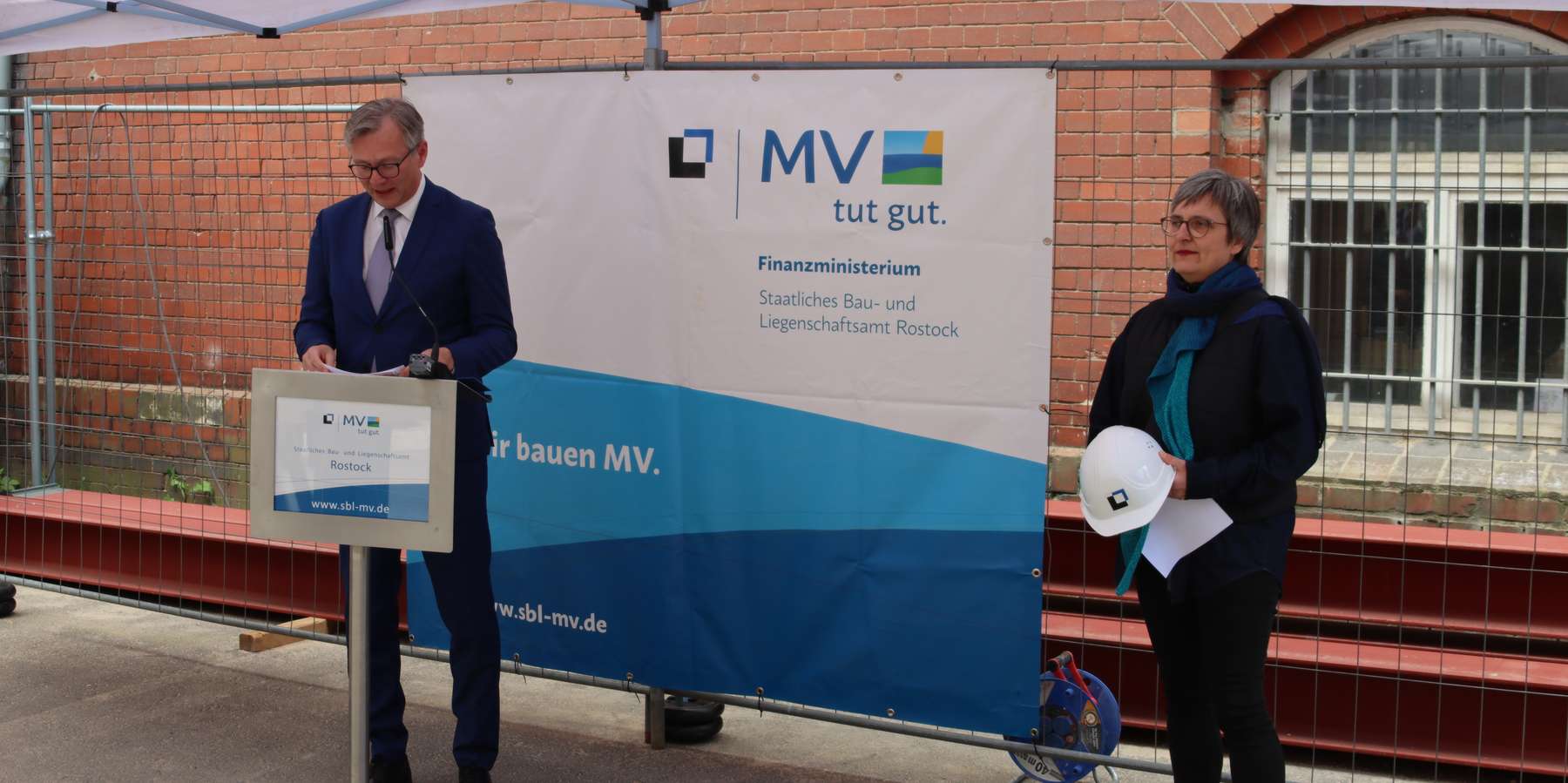 Finanzminister Dr. Geue bei seinem Grußwort © 2025 Christian Hoffmann (Finanzministerium M-V / sbl-mv)