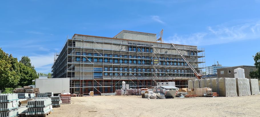 Westansicht des Neubaus Polizeizentrum Neubrandenburg © 2025 Staatliches Bau- und Liegenschaftsamt Neubrandenburg