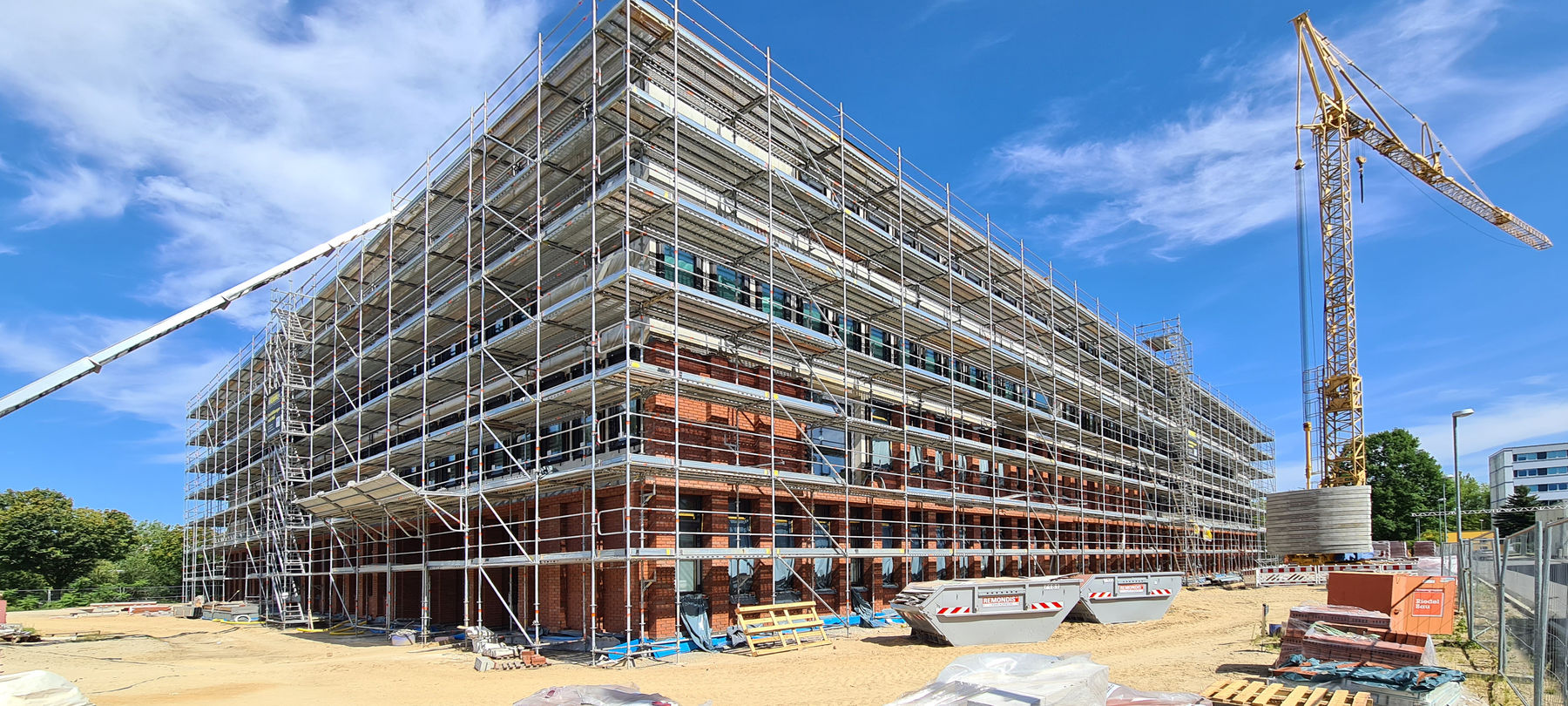 Süd-/Westansicht des Neubaus Polizeizentrum Neubrandenburg © 2025 Staatliches Bau- und Liegenschaftsamt Neubrandenburg