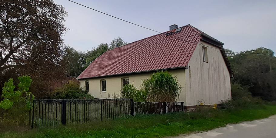 Das Land Mecklenburg-Vorpommern beabsichtigt, das nachfolgend näher beschriebene Grundstück in 19376 Ruhner Berge (Jarchow), Am Wulfsberg (Objektnummer 18543) zu verkaufen. © 2025 SBL-MV