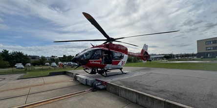 Christoph 47 auf seinem Parkdeck. © 2025 SBL-MV (Ministerium für Finanzen und Digitalisierung Mecklenburg-Vorpommern)