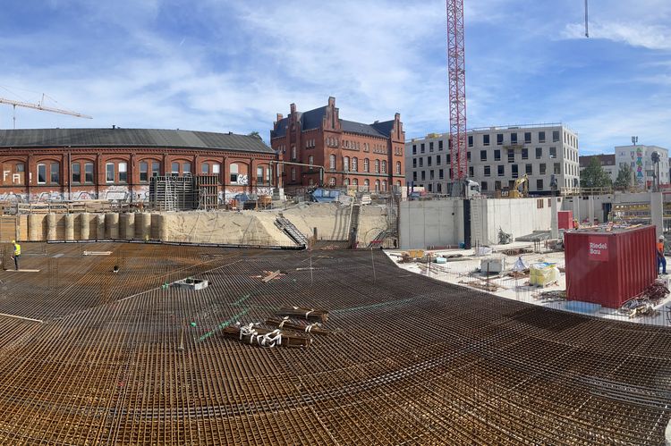 Grundsteinlegung und Richtfest am selben Tag ©2025 SBL Rostock