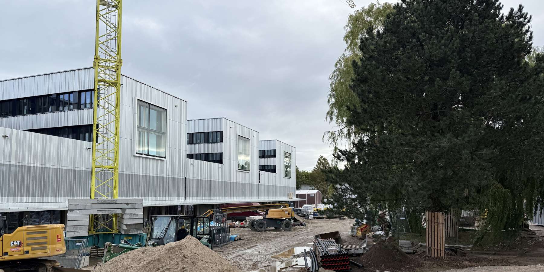 Besichtigung des neuen Hochschulcampus am 17.09.2025 – hier soll im kommenden Jahr Kunst zu sehen sein © 2025 SBL Rostock Wibke Lunow