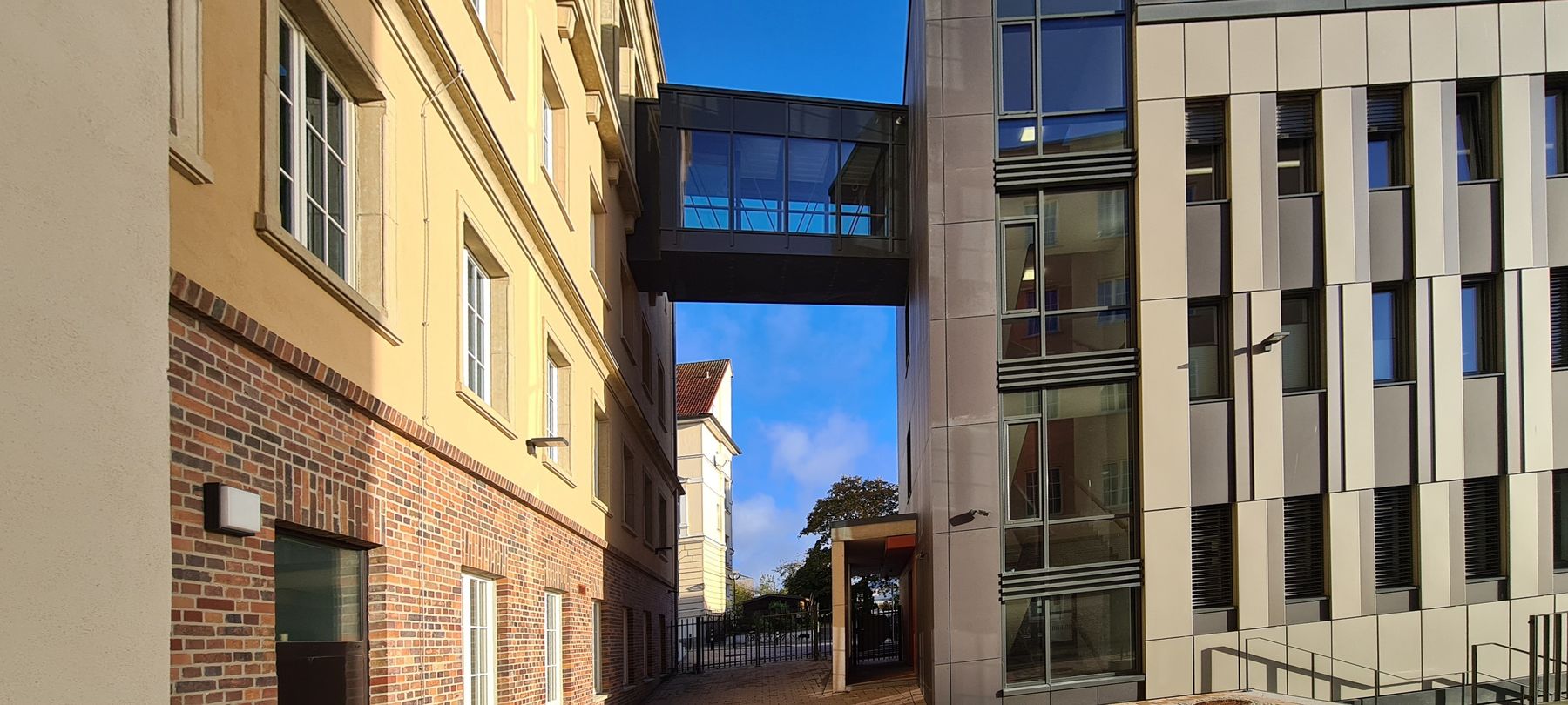 Verbindungsgang vom Haus 1 in das Haus 5 © 2025 SBL Neubrandenburg