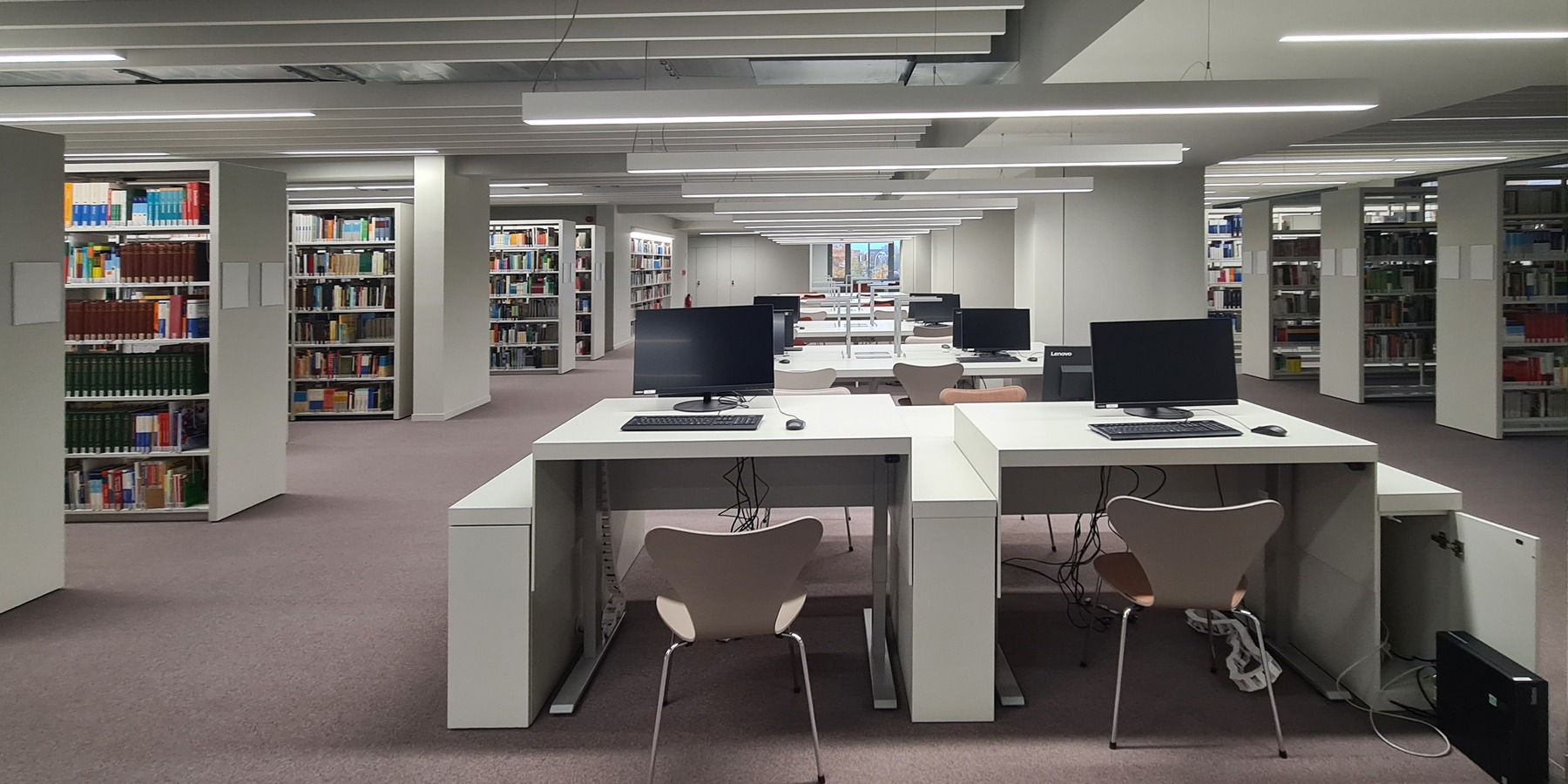 Blick auf die Arbeitsplätze im 1. Obergeschoss © 2025 SBL Neubrandenburg