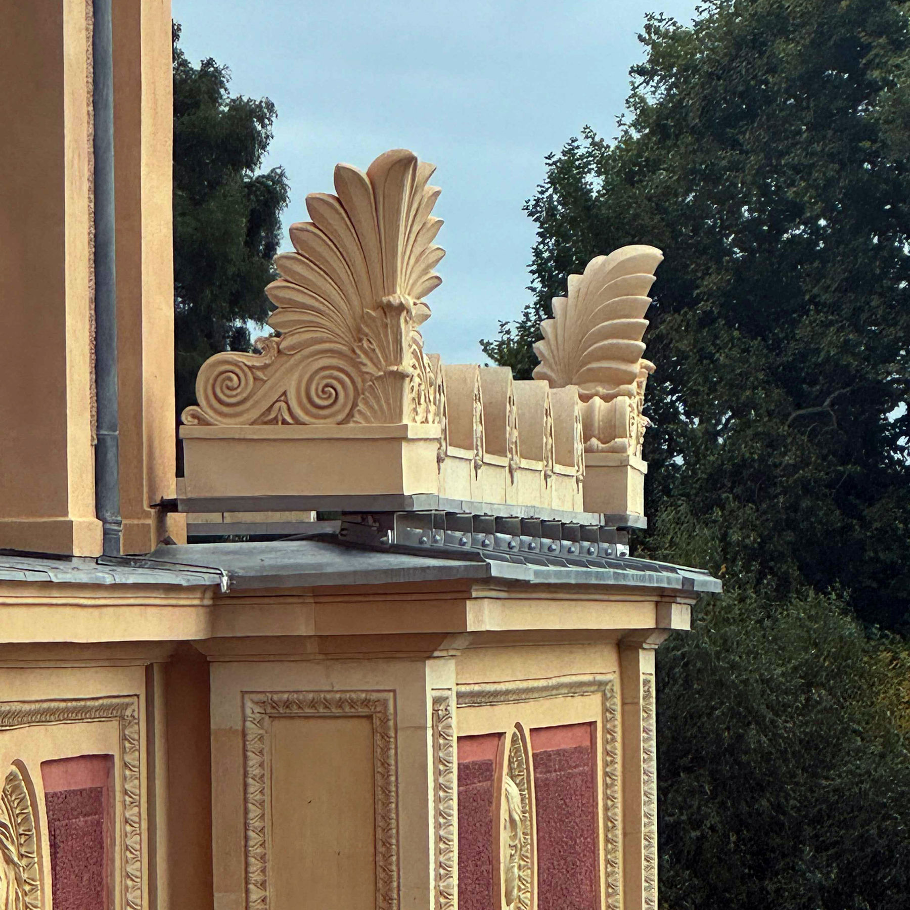 Terrakotten wurden mit Laserverfahren gereinigt © 2025 SBL Schwerin