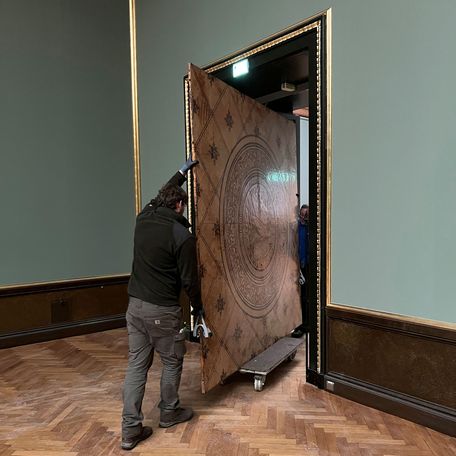 Ausbau Parkett-Intarsie zwecks Restaurierung © 2025 SBL Schwerin