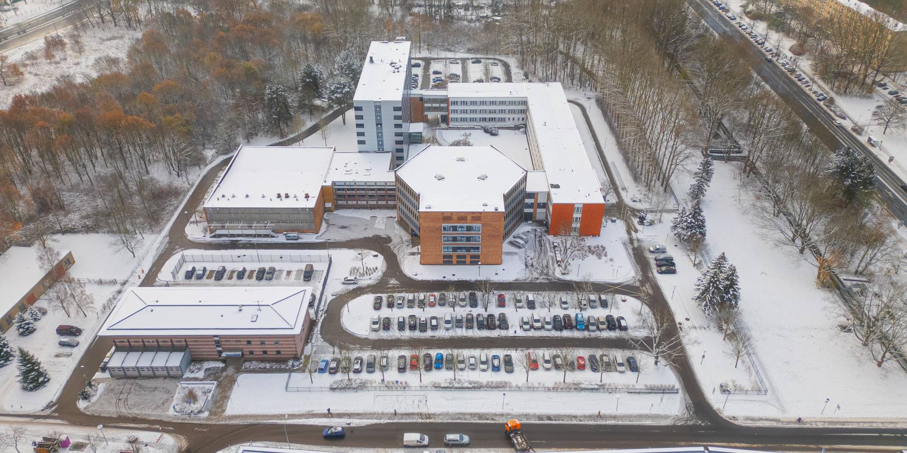 Eiskalt! Energetisch saniert wurde das Behördenzentrum in der Möllner Straße in Rostock. © 2023 Christian Hoffmann (SBL-MV / Finanzministerium MV)