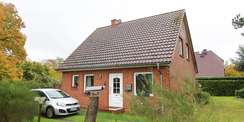 Blick auf das Einfamilienhaus aus nördlicher Richtung © 2025 SBL-MV