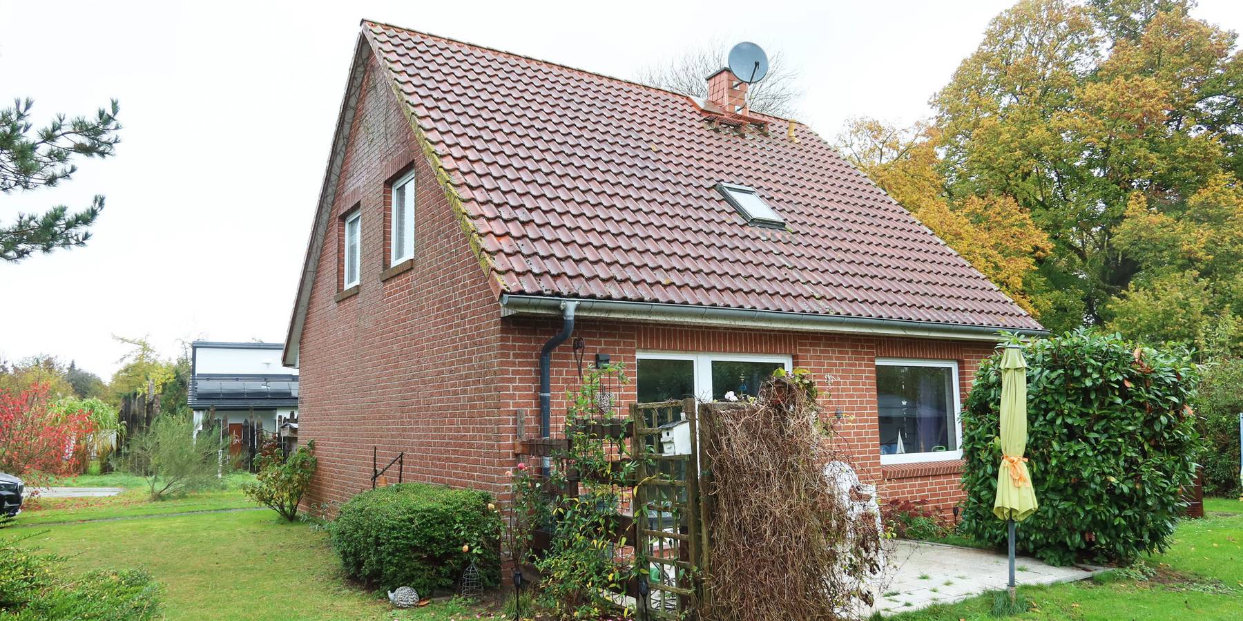 Blick auf das Einfamilienhaus aus südlicher Richtung © 2025 SBL-MV