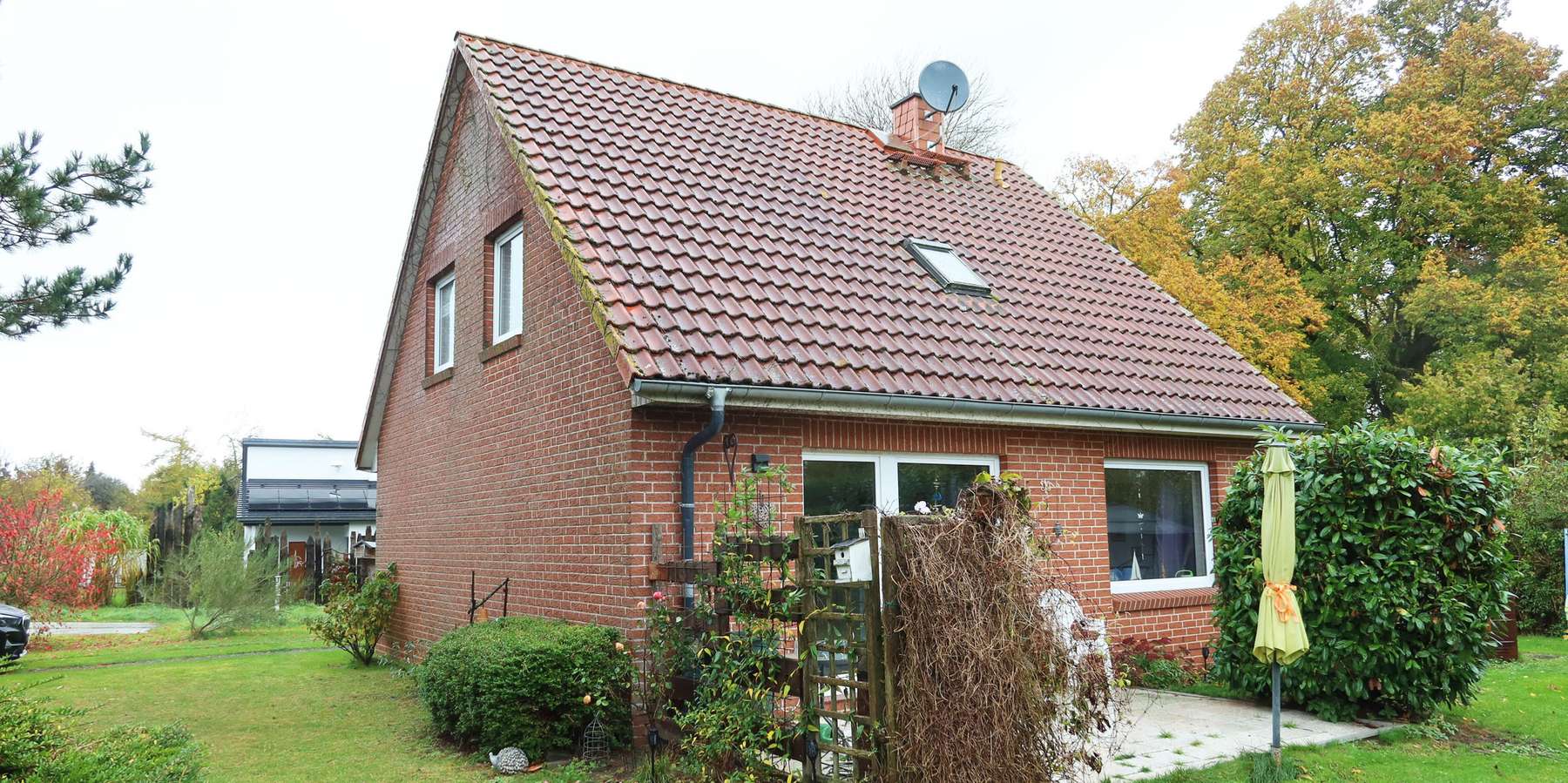 Blick auf das Einfamilienhaus aus südlicher Richtung © 2025 SBL-MV