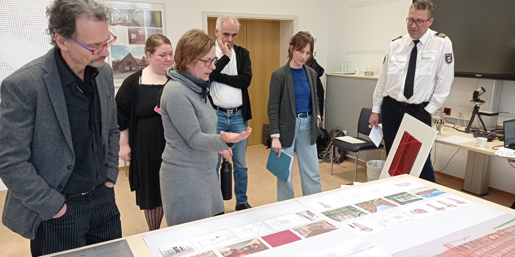 Das Preisgericht bei der Arbeit. © 2026 SBL Neubrandenburg