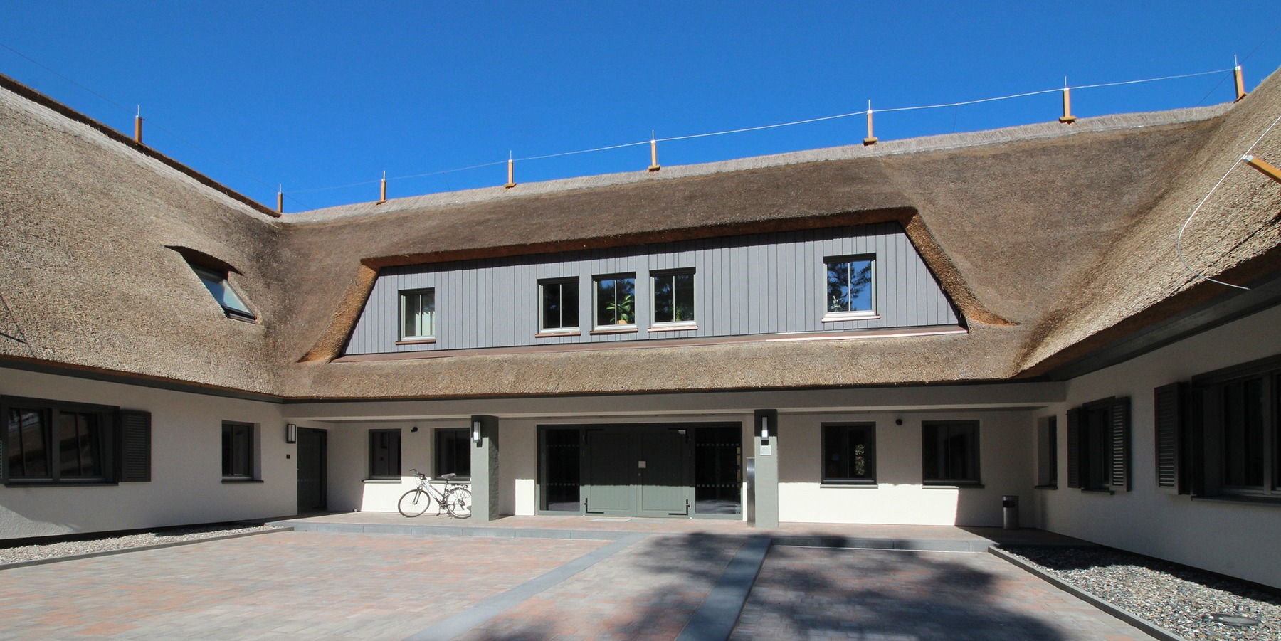 barrierefreier Hauteingang mit neuer Rampe auf der Südseite © 2026 SBL Greifswald