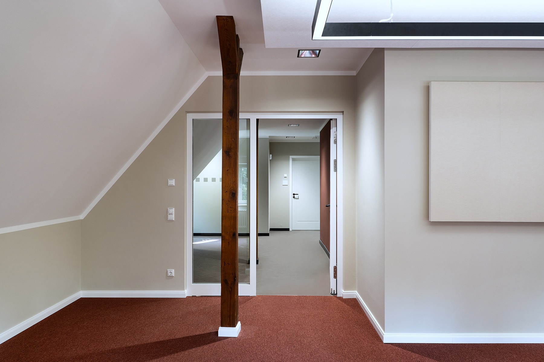 Beratungsraum im ausgebauten Dachgeschoss © 2026 Fotograf Thomas Ulrich, Rostock