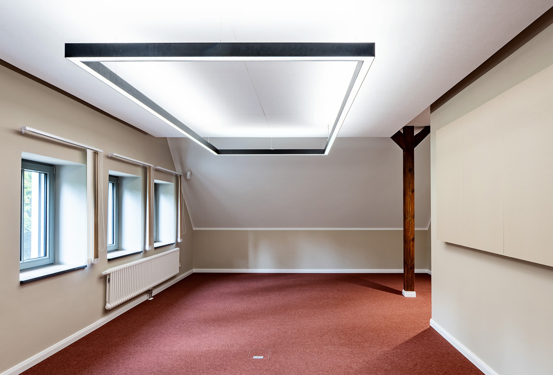 Beratungsraum im ausgebauten Dachgeschoss © 2026 Fotograf Thomas Ulrich, Rostock