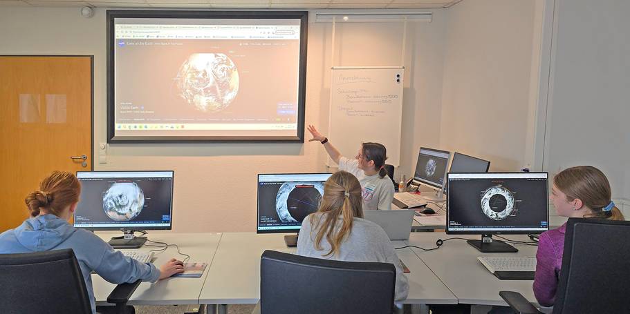 Arbeit mit den Geodaten - am digitalen Globus © 2026 Christian Hoffmann (SBL-MV / Ministerium für Finanzen und Digitalisierung MV)