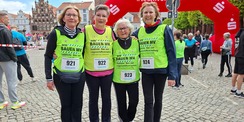 Team LandesBauBienen des SBL Greifswald mit den vier Walkerinnen vor dem Start: v.l.n.r. Heike Bauer-Plettenberg, Dorit Bendler, Sabine Koschinsky, Gunda Schwarz © 2026 A. Bauer