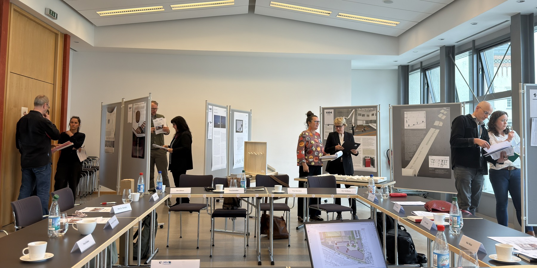 Das Preisgericht bei der Arbeit. © 2026 SBL Rostock