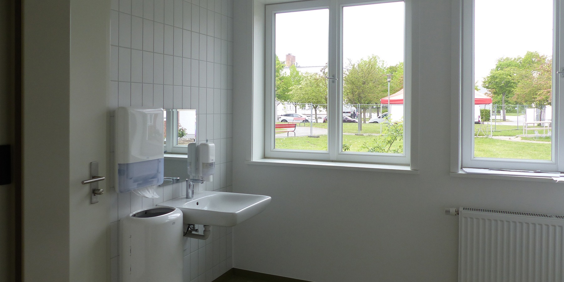Behinderten-WC im Erdgeschoss des Bestandsgebäudes © 2026 SBL Greifswald
