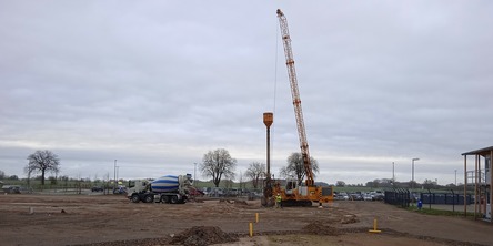 Einrichtung Baufeld und Pfahlbohrgerät für die 180 Atlas-Bohrpfähle, November 2025 © 2026 SBL Neubrandenburg