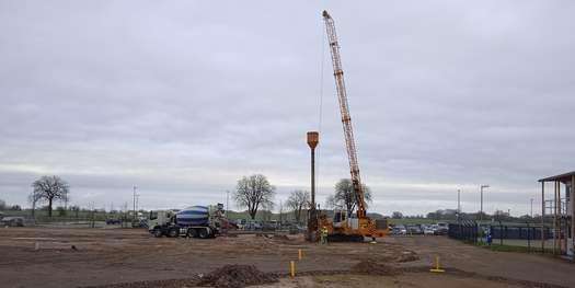 Einrichtung Baufeld und Pfahlbohrgerät für die 180 Atlas-Bohrpfähle, November 2025 © 2026 SBL Neubrandenburg
